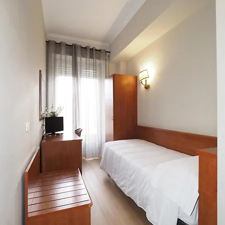 Laura Hotel 3*