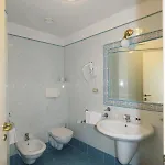 Laura Hotel