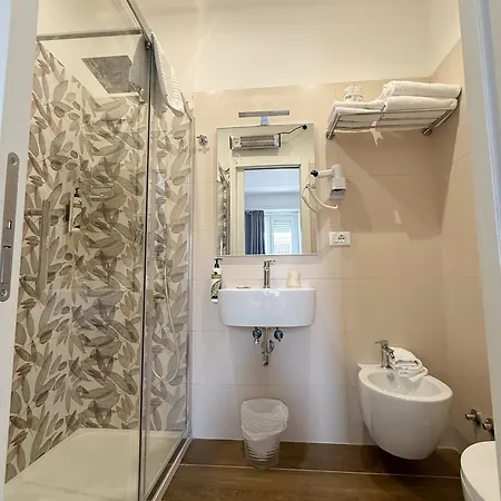 Laura Hotel 3*