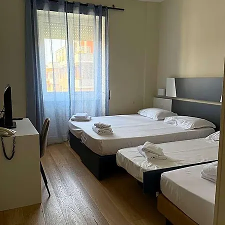 Laura Hotel