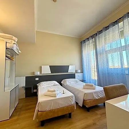 Laura Hotel