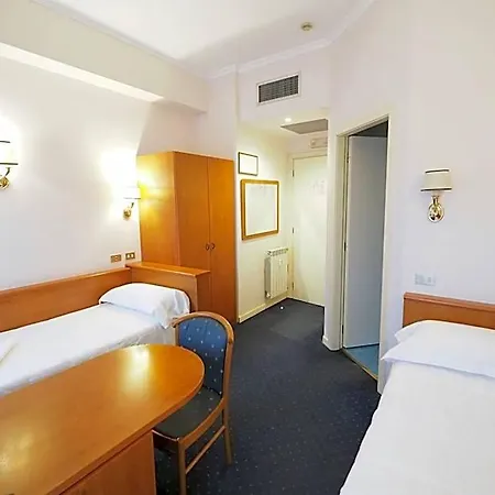 Hotel Laura 3*
