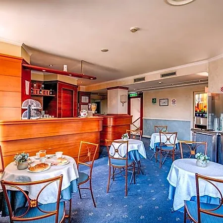 Laura 3* Rome